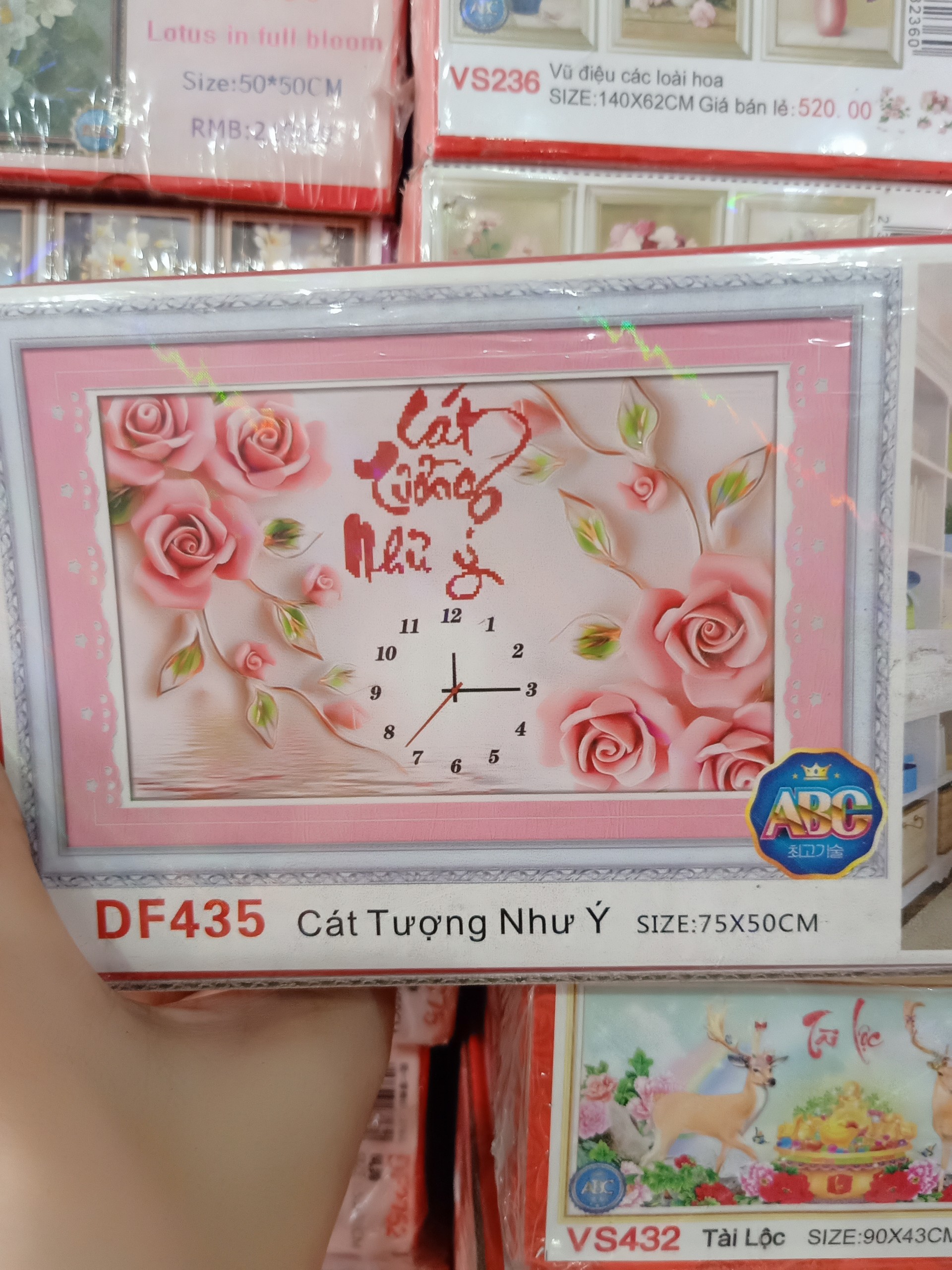 Tranh đính đá đồng hồ hoa hồng LV011 Kích thước 80cm x 53cm