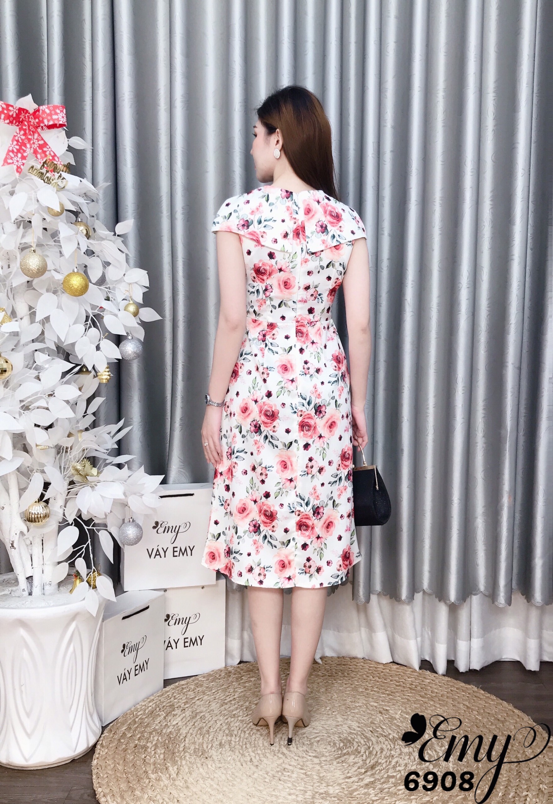 Đầm EMY EM6908 Xoè Cổ Choàng