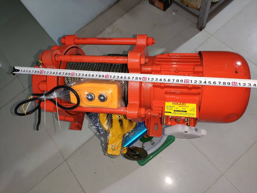 Tời điện hikari hk3500-3pha công suất 3.5 kw madein thái lan màu đỏ kiểu chân đế.