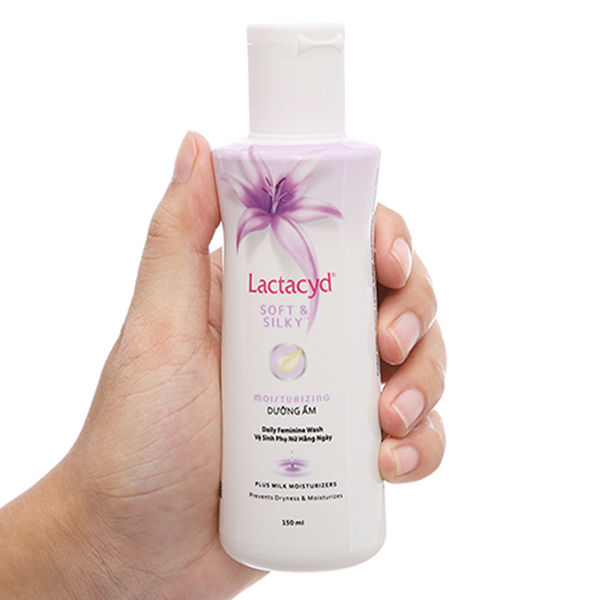 [HCM]Dung dịch vệ sinh phụ nữ Lactacyd Soft Silky (150ml) MÀU TÍM