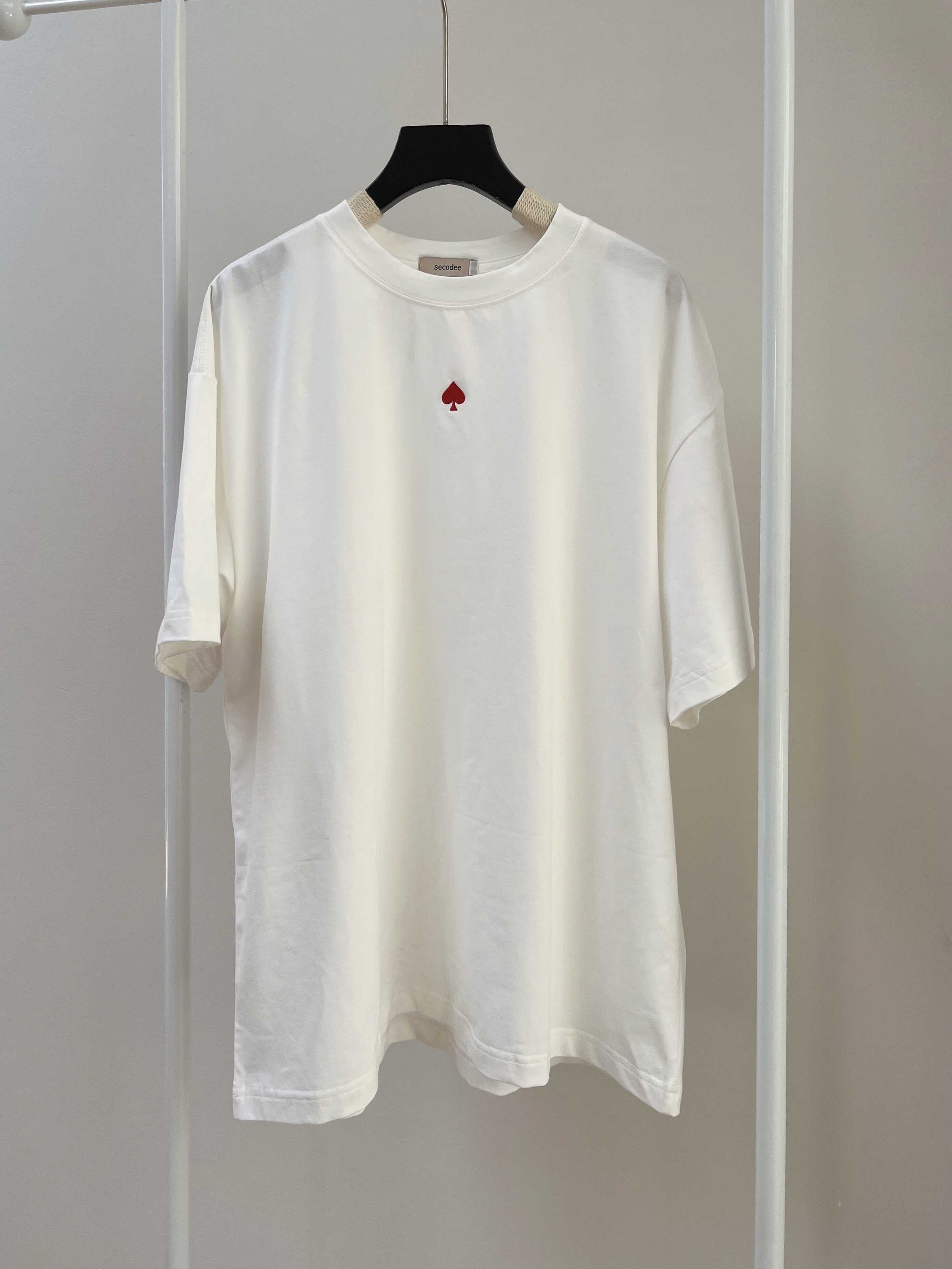 [Nhập LAZSOCIALBAU12 giảm 12% đơn 99K] Áo thun nữ logo RED/ WHITE  form rộng | JUDITH Tee | Secodee