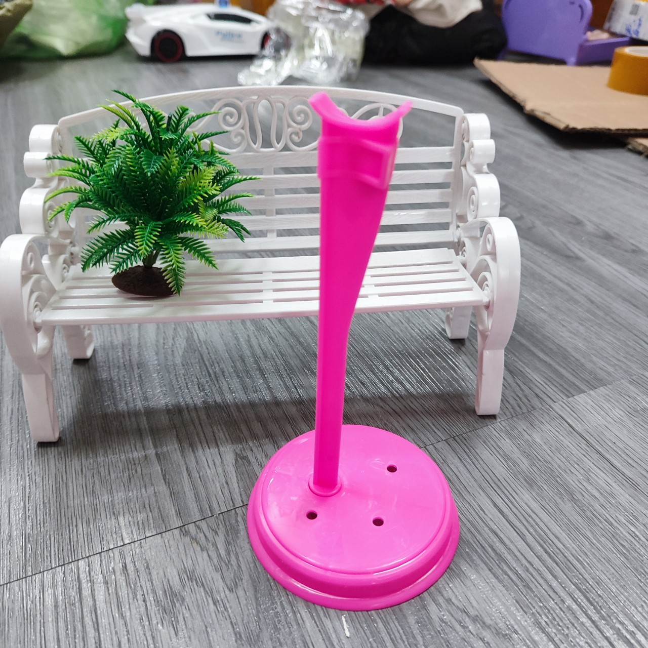 Giá đỡ cho búp bê barbie ,búp bê ken 30cm