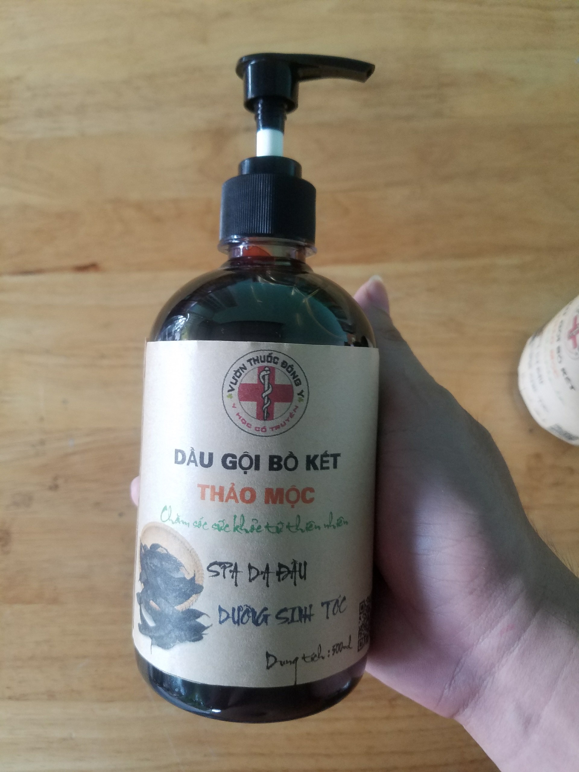 DẦU GỘI BỒ KẾT DƯỢC LIỆU ( MÙI TINH DẦU SẢ CHANH 100% )