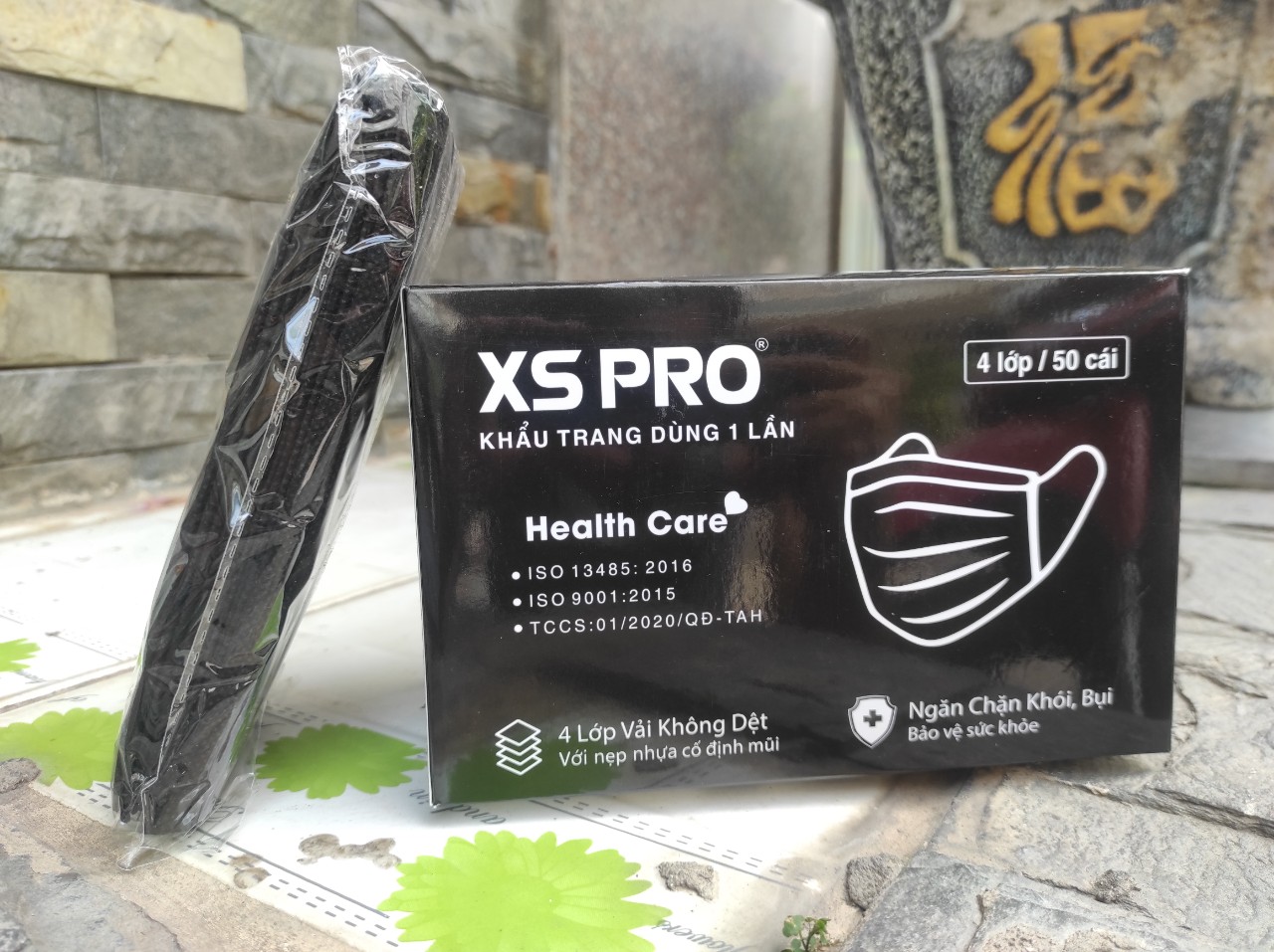 Hộp 50 Khẩu Trang Y Tế XS PRO 4 Lớp Màu Đen Cá Tính - Bách Hoá Thuận Dung