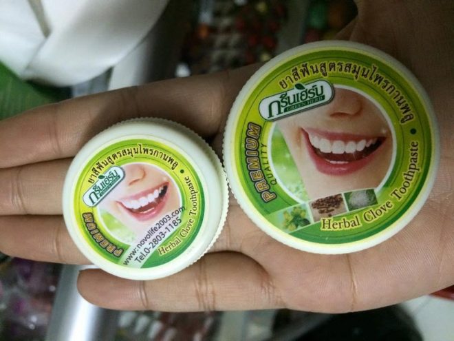 (mua 1 tặng 1)Kem tẩy trắng răng Green Herb Thái Lan 25g