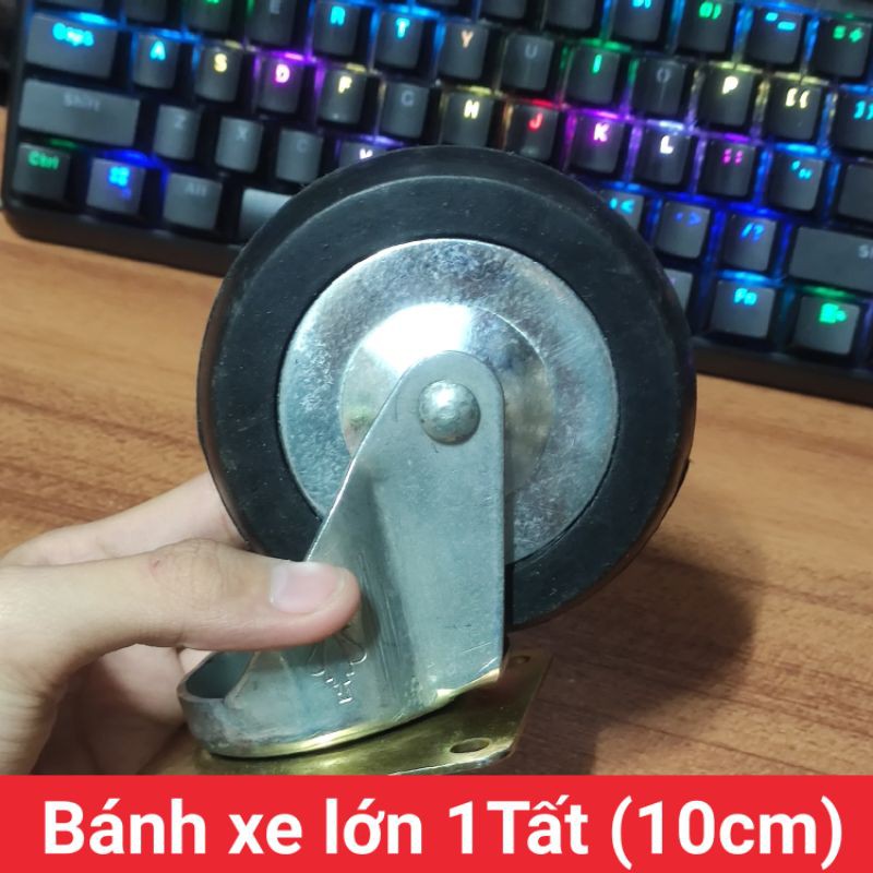 Bánh xe xoay 360 độ có vỏ bằng cao su cứng kích thước bánh 10cm, nặng 550g