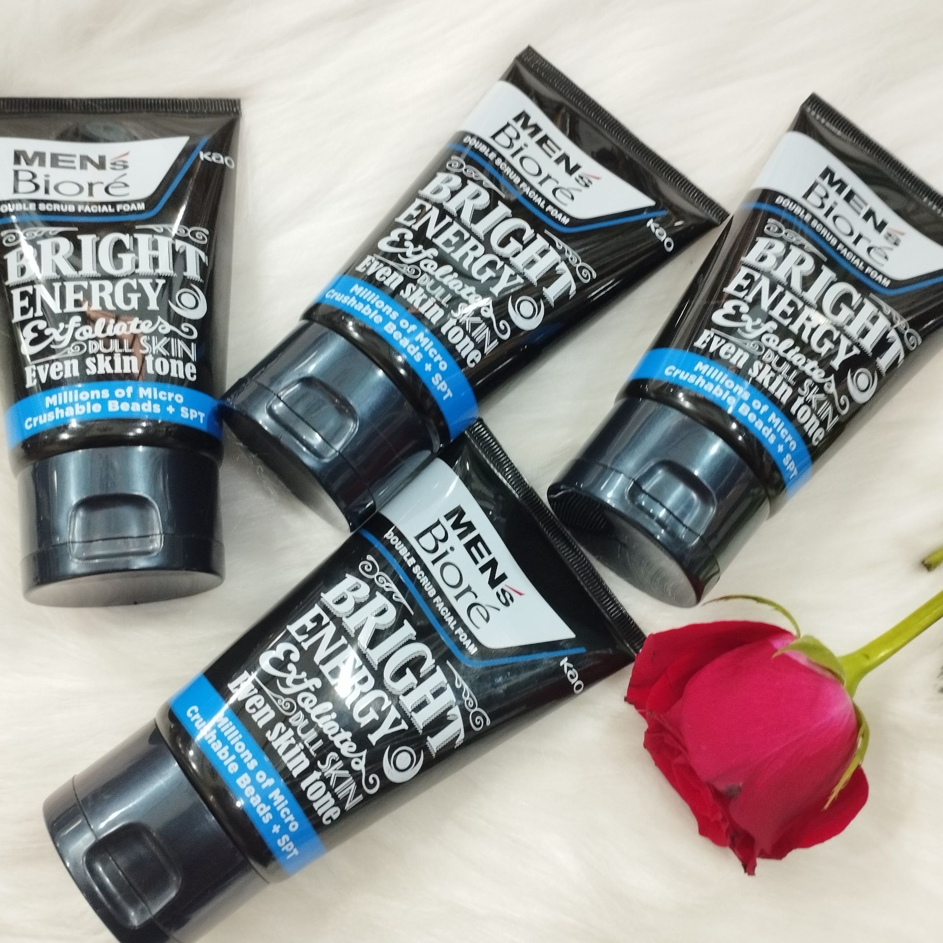 Sữa Rửa Mặt Men Biore Bright Enegry Hạt Tác Động Kép Sáng Nam Tính 100g