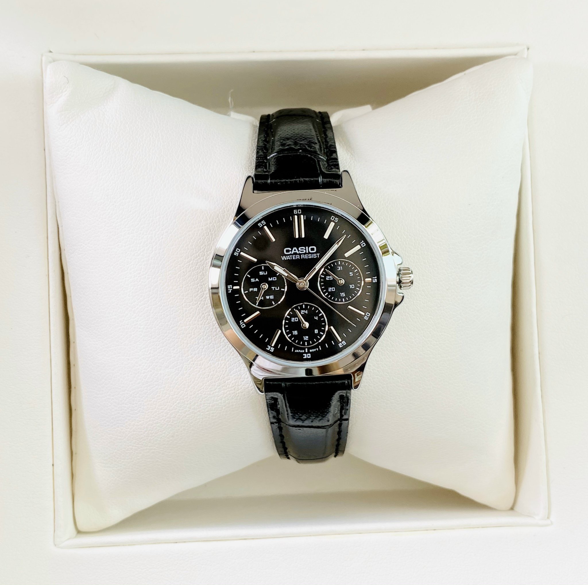 Đồng Hồ Nữ Dây Da Casio LTP-V300L-1A Mặt Đen Fullbox