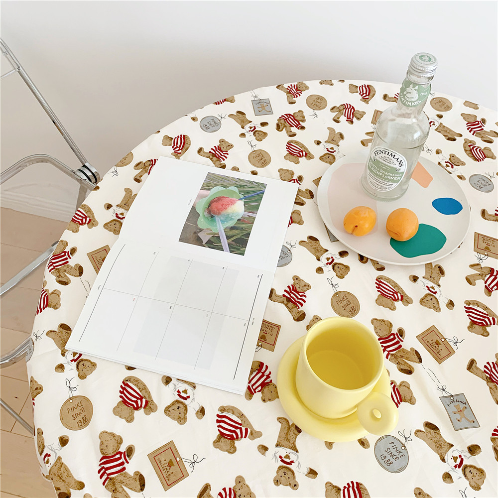 Khăn trải bàn/ Thảm picnic hình gấu. Bear