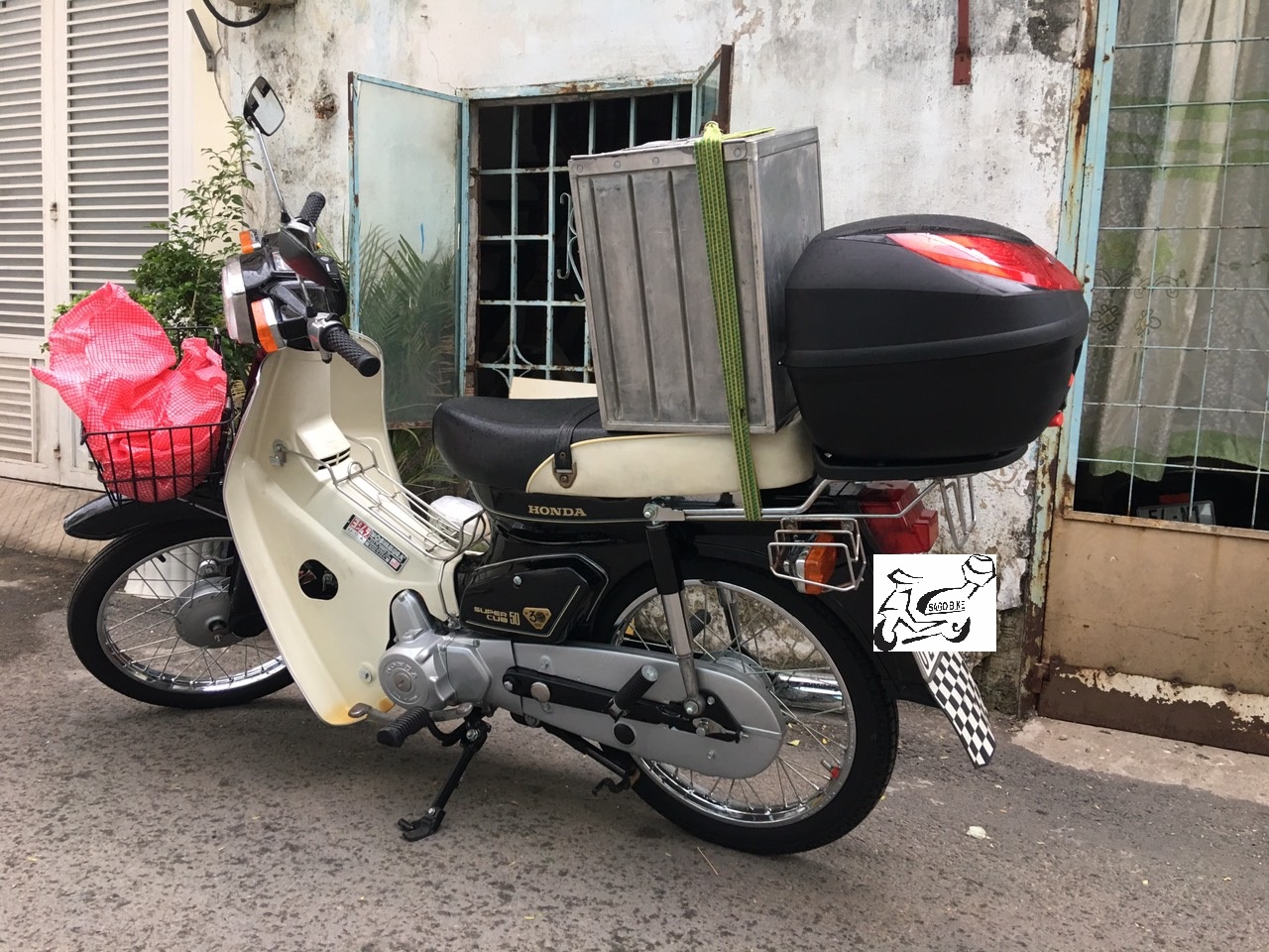 [HCM]Thùng xe Cub mẫu Givi E250N kèm đế và bát gắn