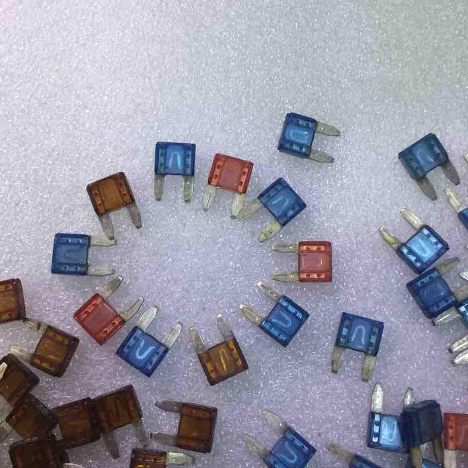 10 chiếc Cầu chì Nhật 7.5 -10-15 A cho ô tô xe máy