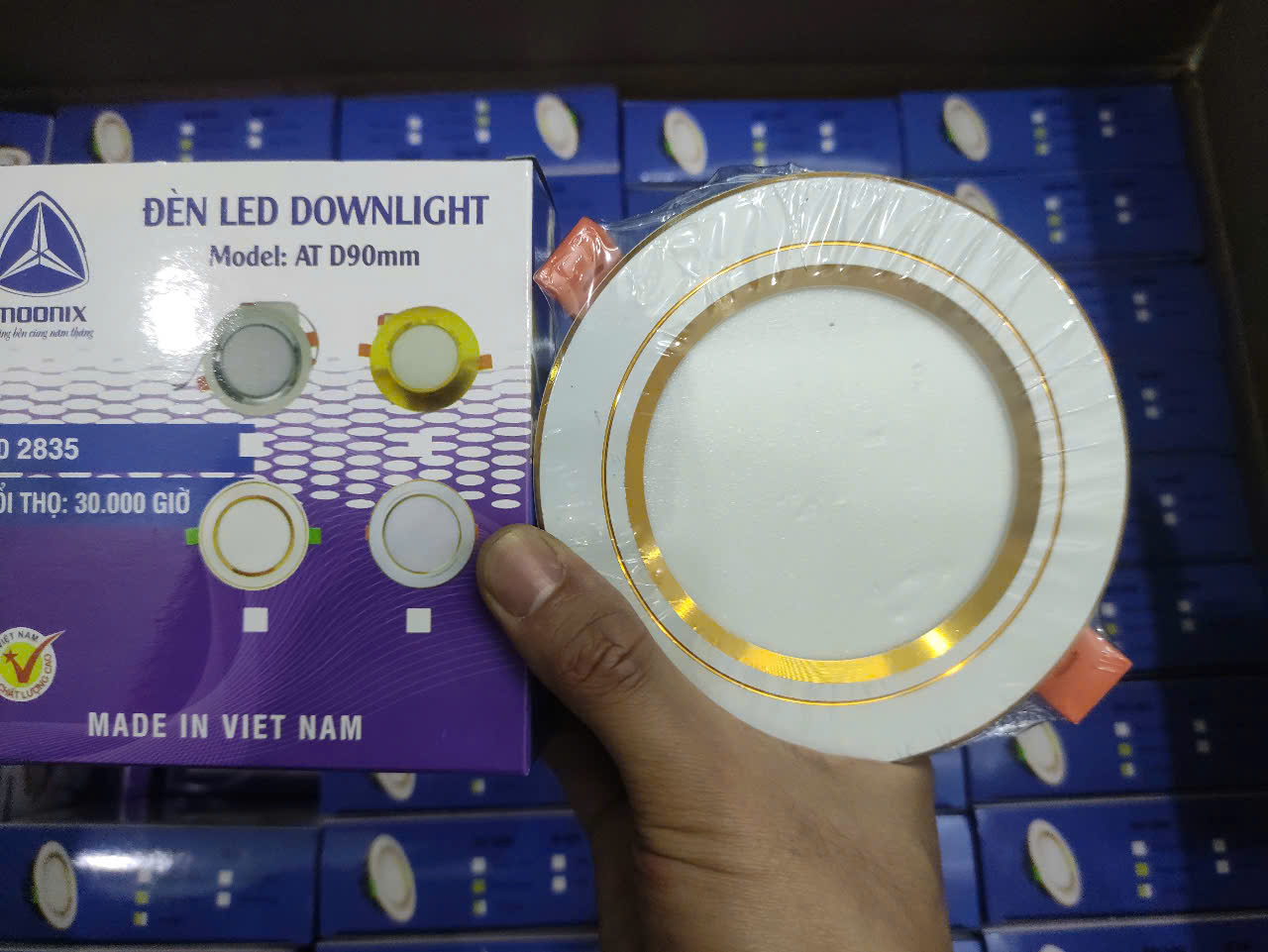 Bóng đèn LED 7w 3 chế độ phi 90mm loại đủ công suất