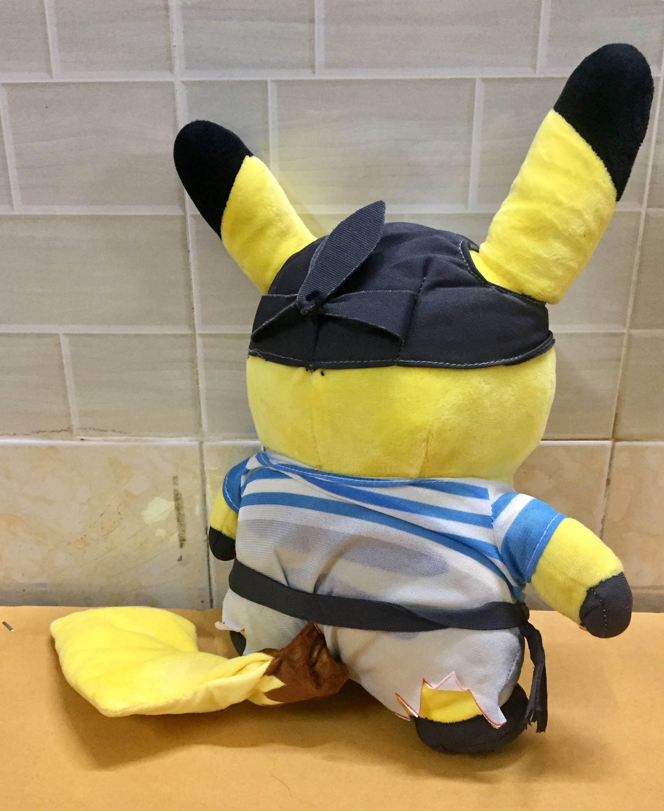 Gấu bông pikachu cosplay
