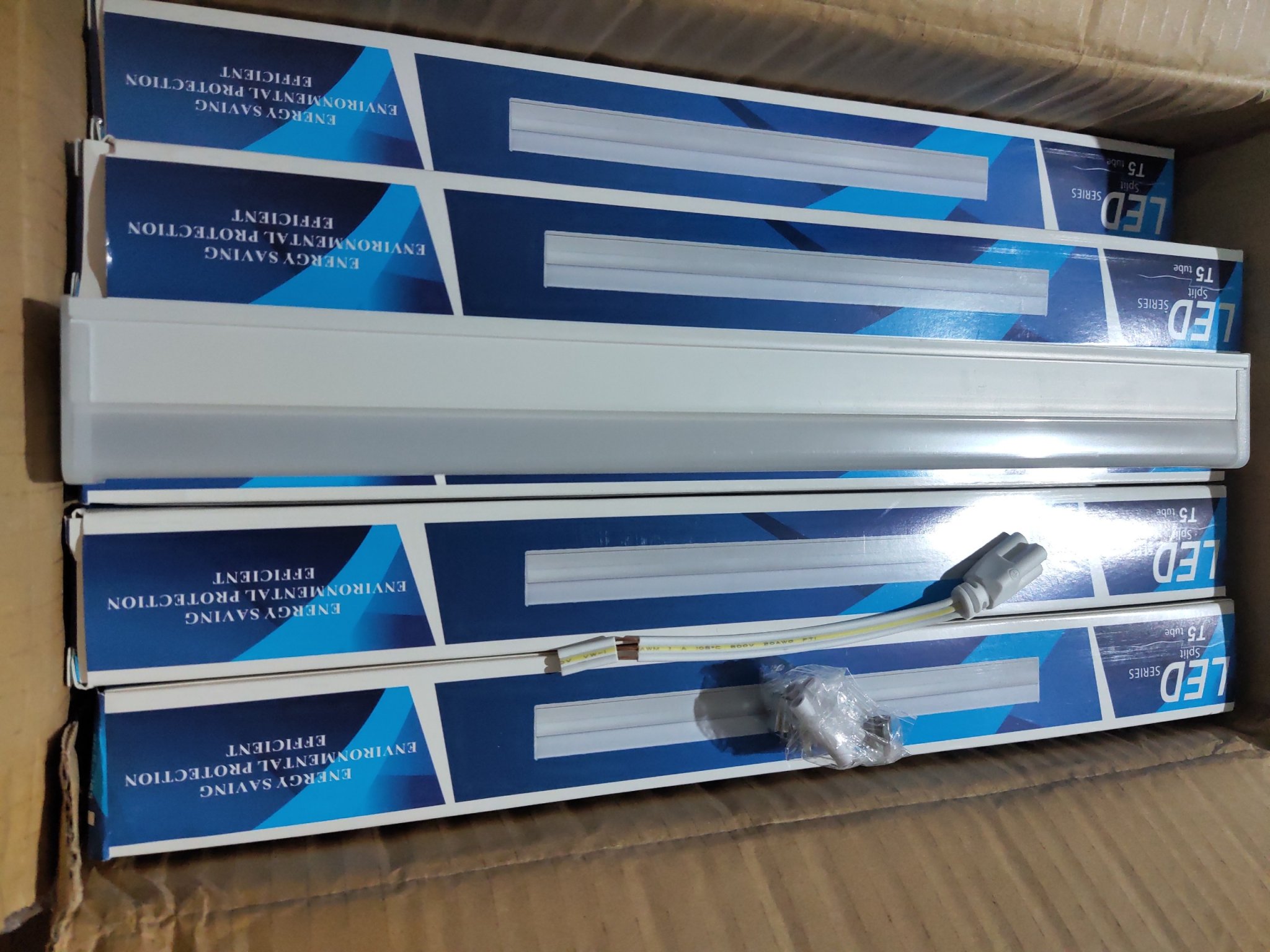02 Bóng đèn tuýp led T5 hắt trần 0.3m liền máng