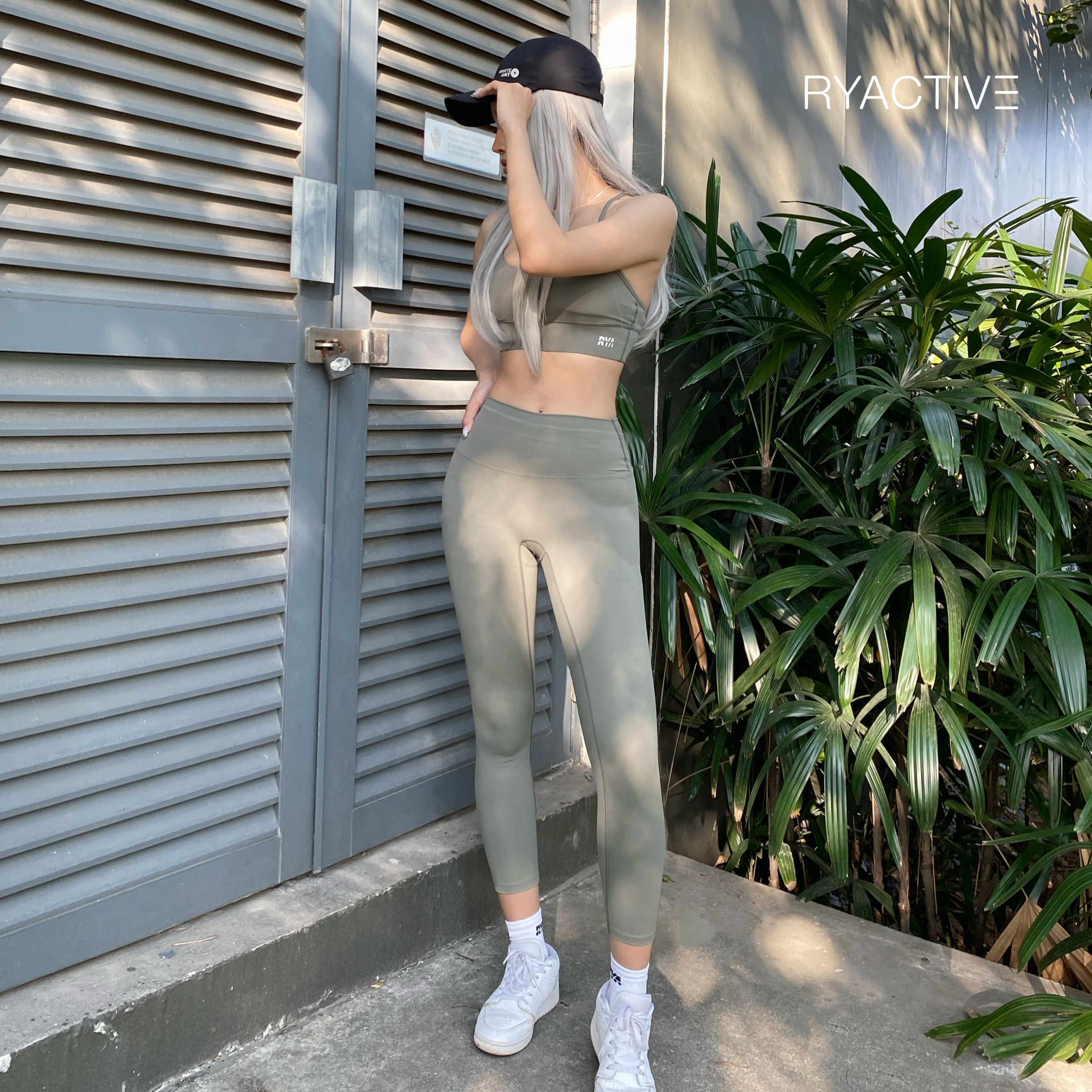 Quần legging thể thao dáng lửng RYACTIVE - MEDIUM LEGGING Olive green