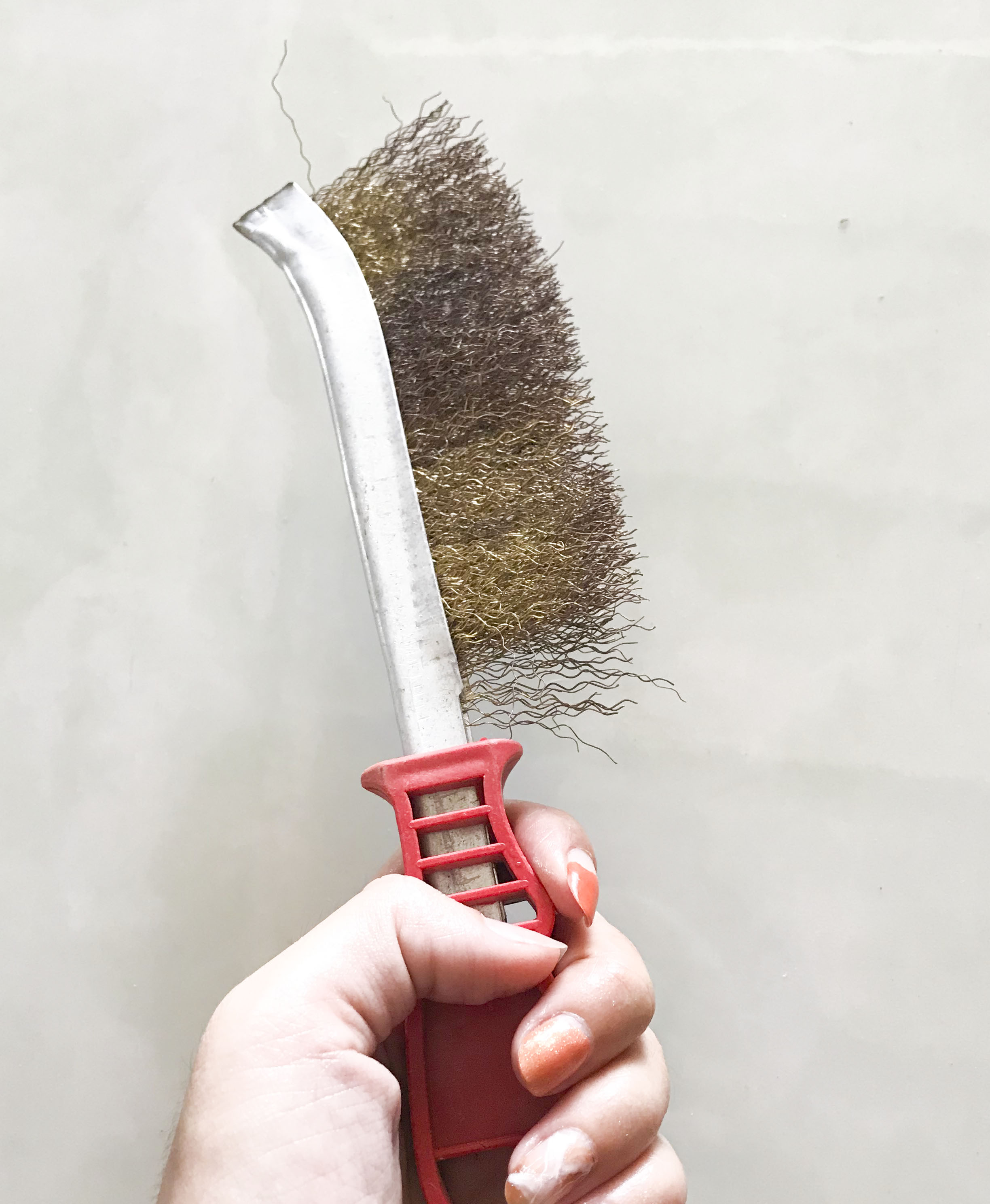 1 cái Bàn Chải Sắt Chà Rỉ Sét