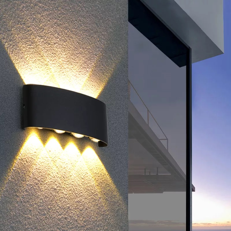 Đèn LED gắn tường ngoài trời, đèn hắt 8 tia Thân Cong Màu Đen Ánh Sáng Vàng 6w - 8w chống nước, chịu môi trường khắc nghiệt