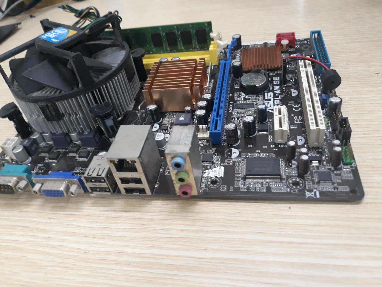 Combo main asus g31 + ram  + quạt + e7500 +fe tháo máy