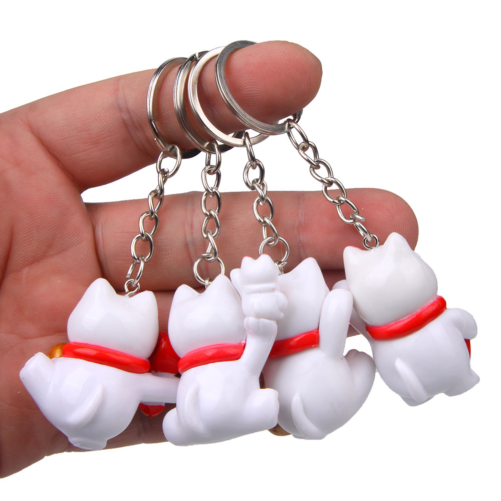 Móc khóa mèo may mắn