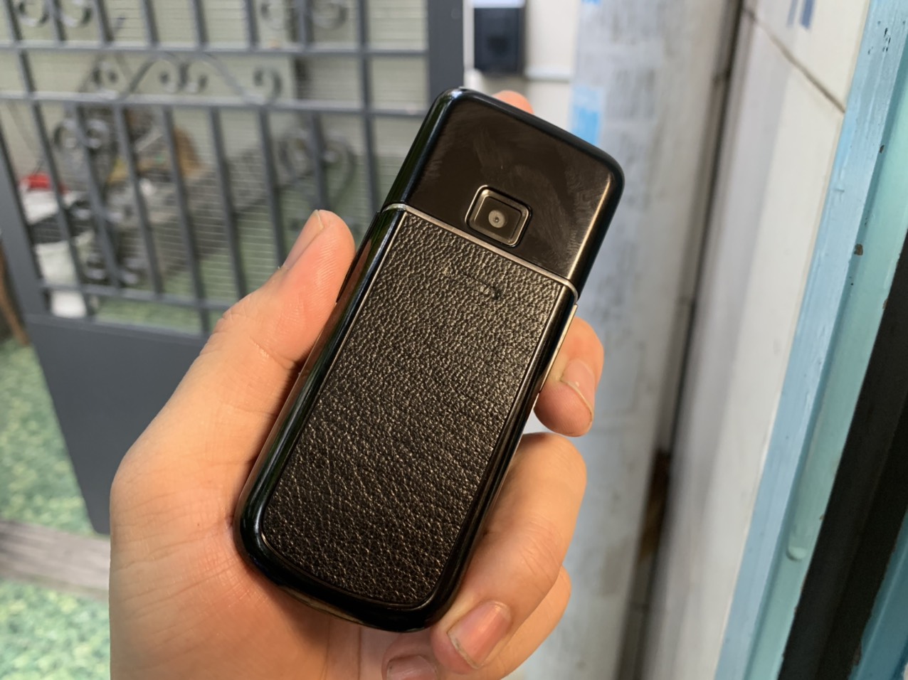 Điện thoại Nokia 8800 màu đen (128)