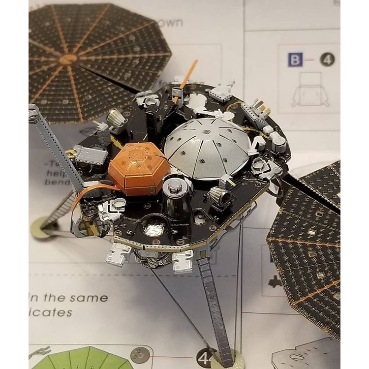 Mô Hình 3D Kim Loại Phi Thuyền Insight Mars Lander (chưa ráp)