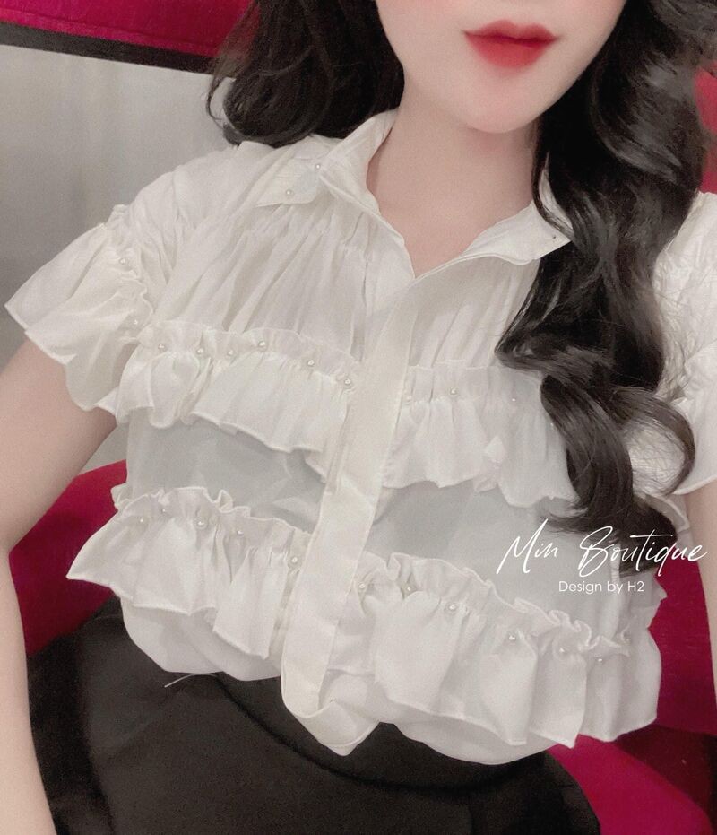 Áo sơ mi bèo tầng cổ đức đính ngọc cộc tay