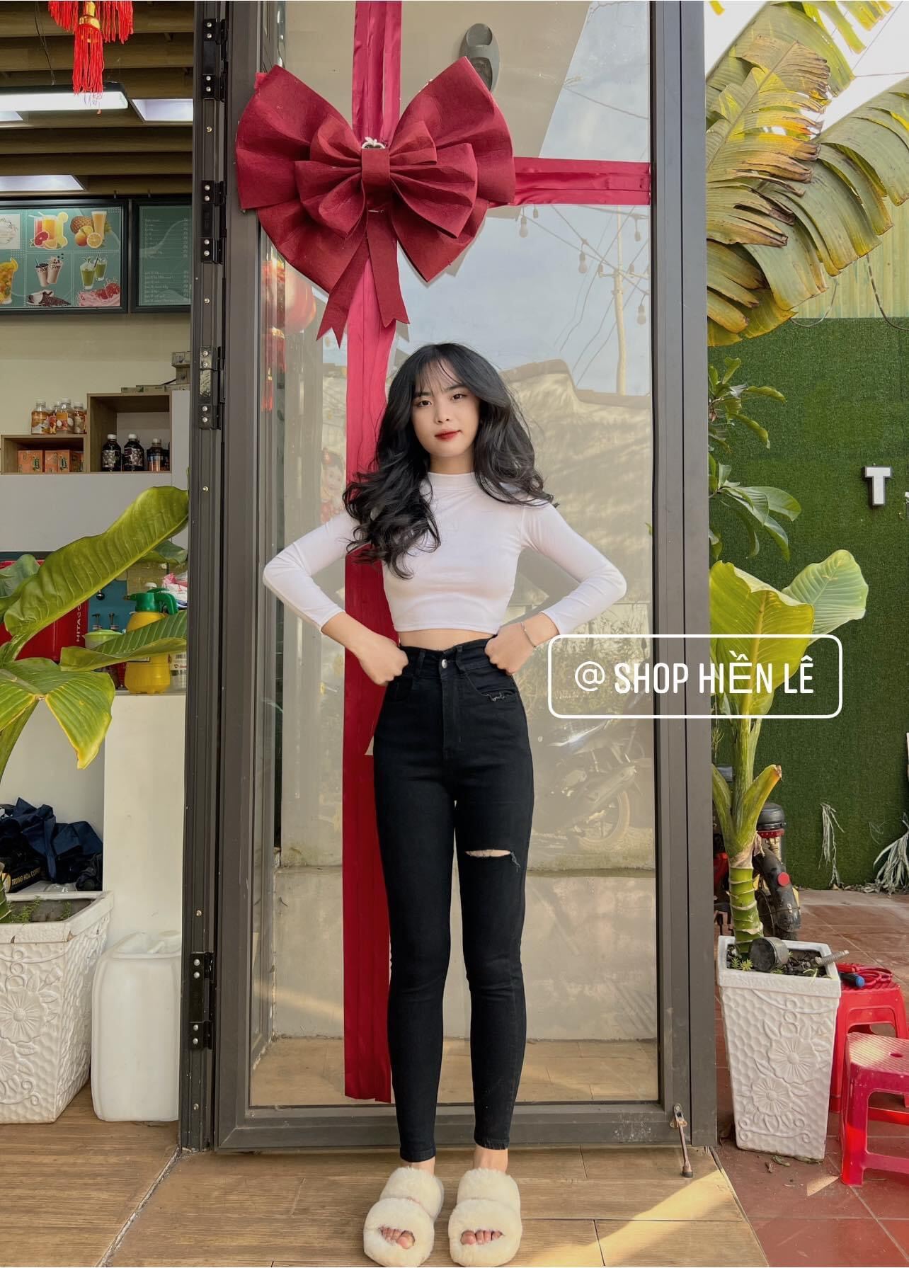 Set Jeans dài co giãn đen + crop cổ lọ tay dài