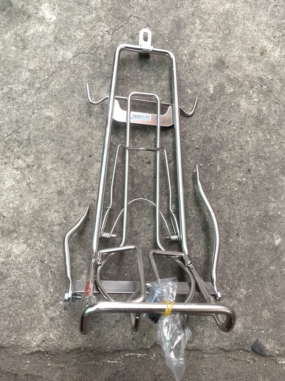 Ba ga giữa xe sirius Fi inox 10 ly