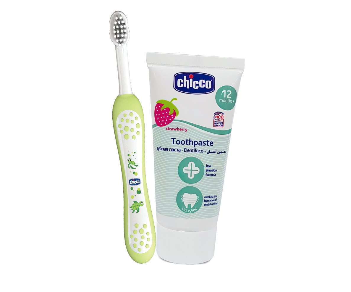 Kem đánh răng Chicco hương Dâu 12M+