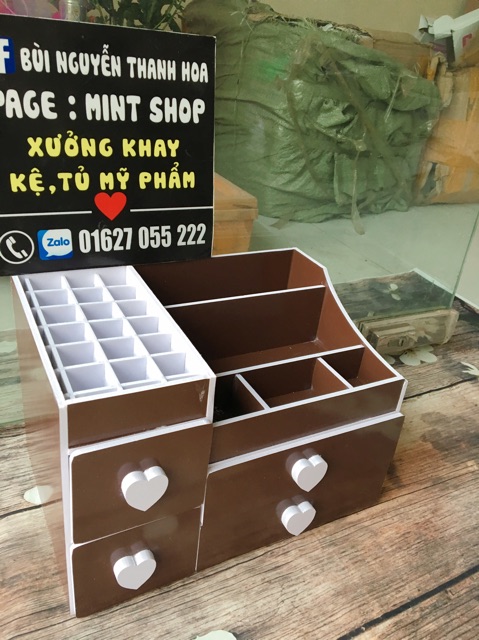 Kệ mỹ phẩm 3 tầng 4 hộc chocolate full ô son