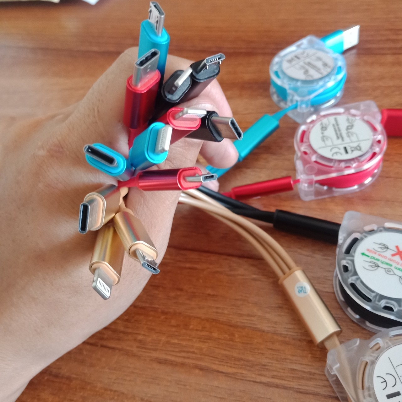 Cáp sạc 3 đầu dây rút tiện lợi