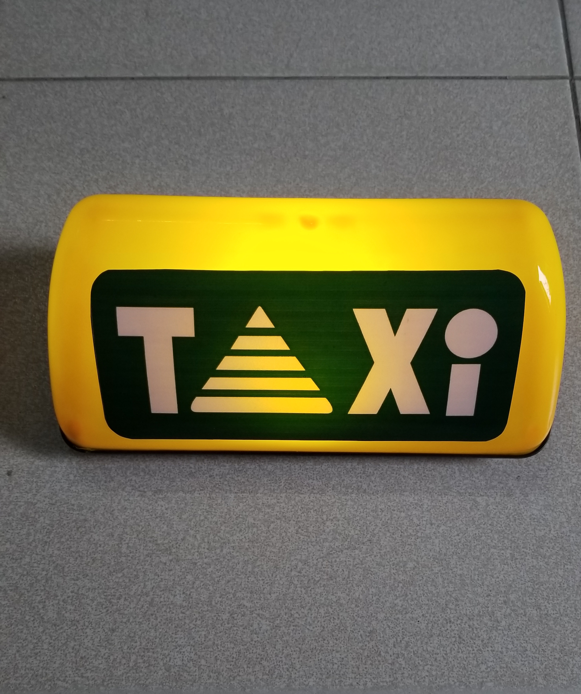 Đèn mào taxi sạc pin nam châm