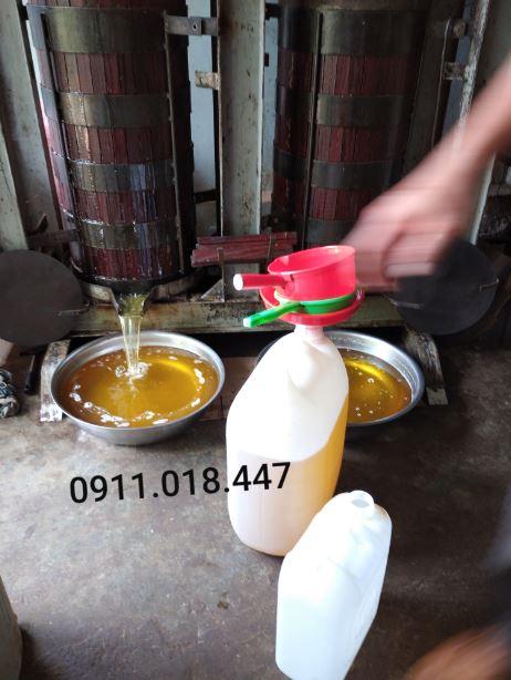 Dầu Đậu Phộng Nguyên Chất Nhà Làm 500ml