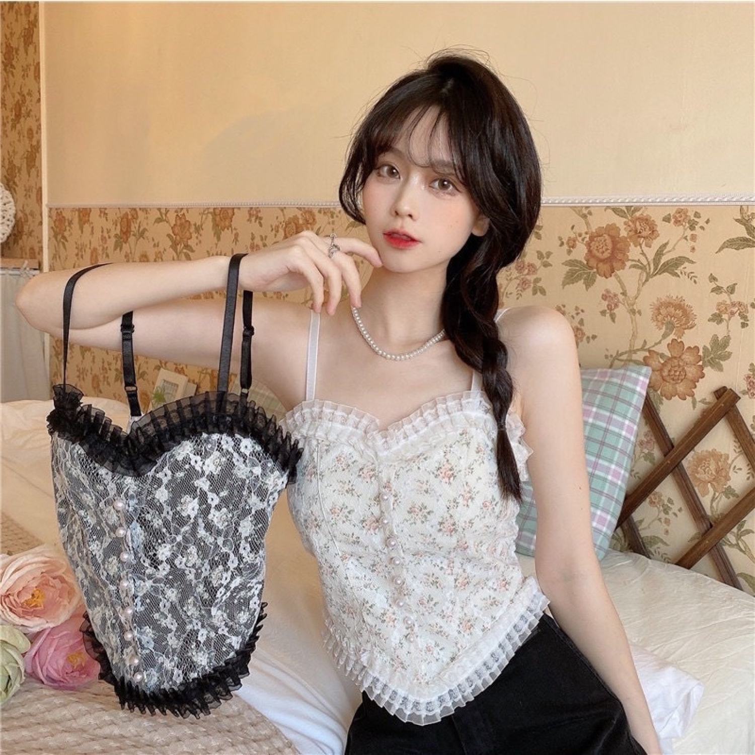Áo hai dây hoạ tiết hoa nhí xinh, bo chun sau lưng