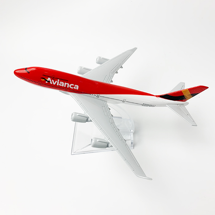 Mô hình máy bay Avianca 16cm + đế trưng bày