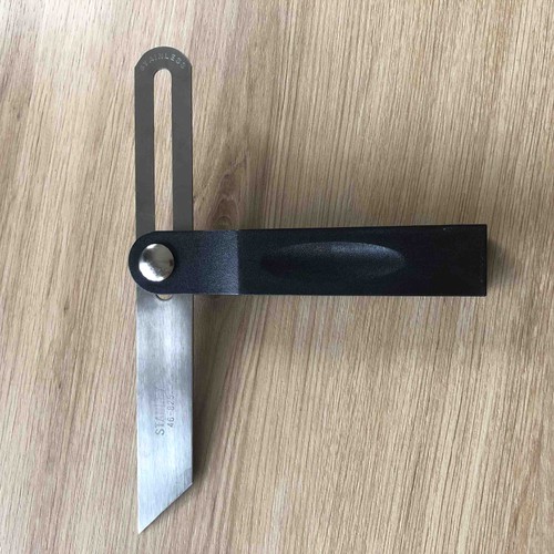 THƯỚC Ê KE VUÔNG STANLEY 46-825-0