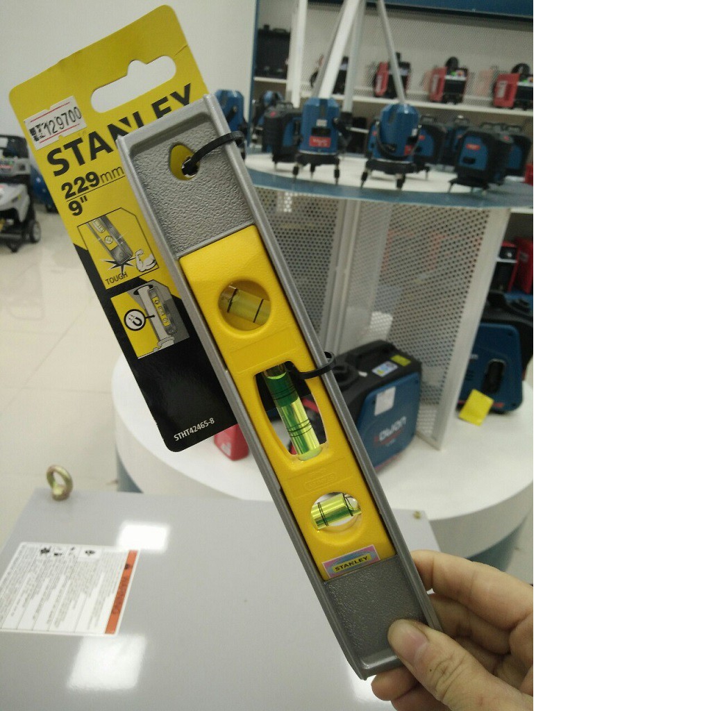 Thước thuỷ sắt Stanley 42-465 9in/22,5cm, có từ
