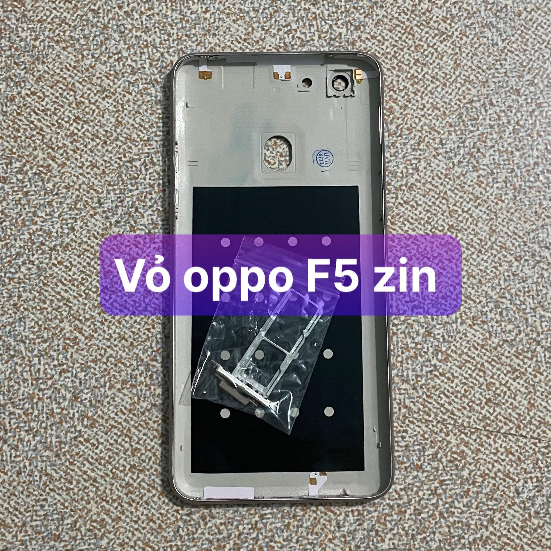 lưng vỏ zin oppo F5 (có kèm khay sim)