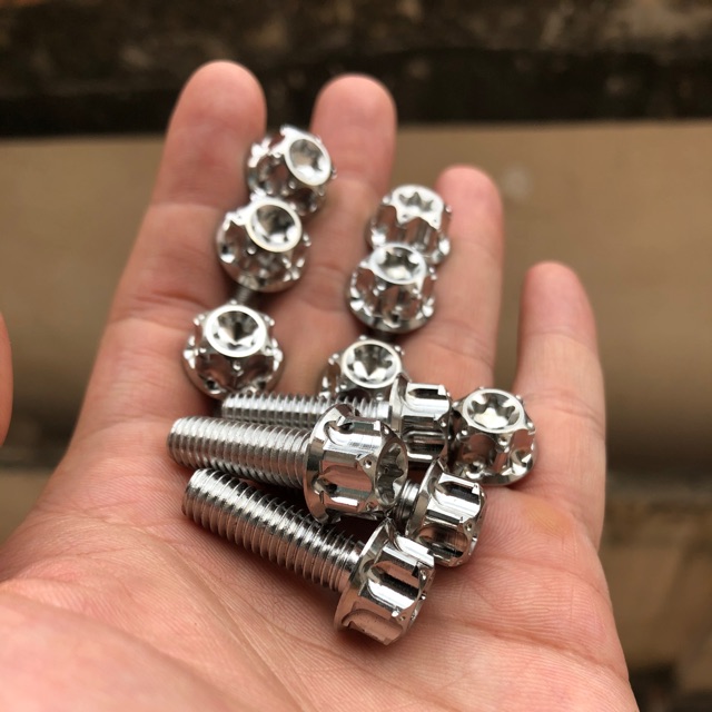 Ốc Salaya 8li 25p gắn Bas heo, gác chân " đầu vương miệng "