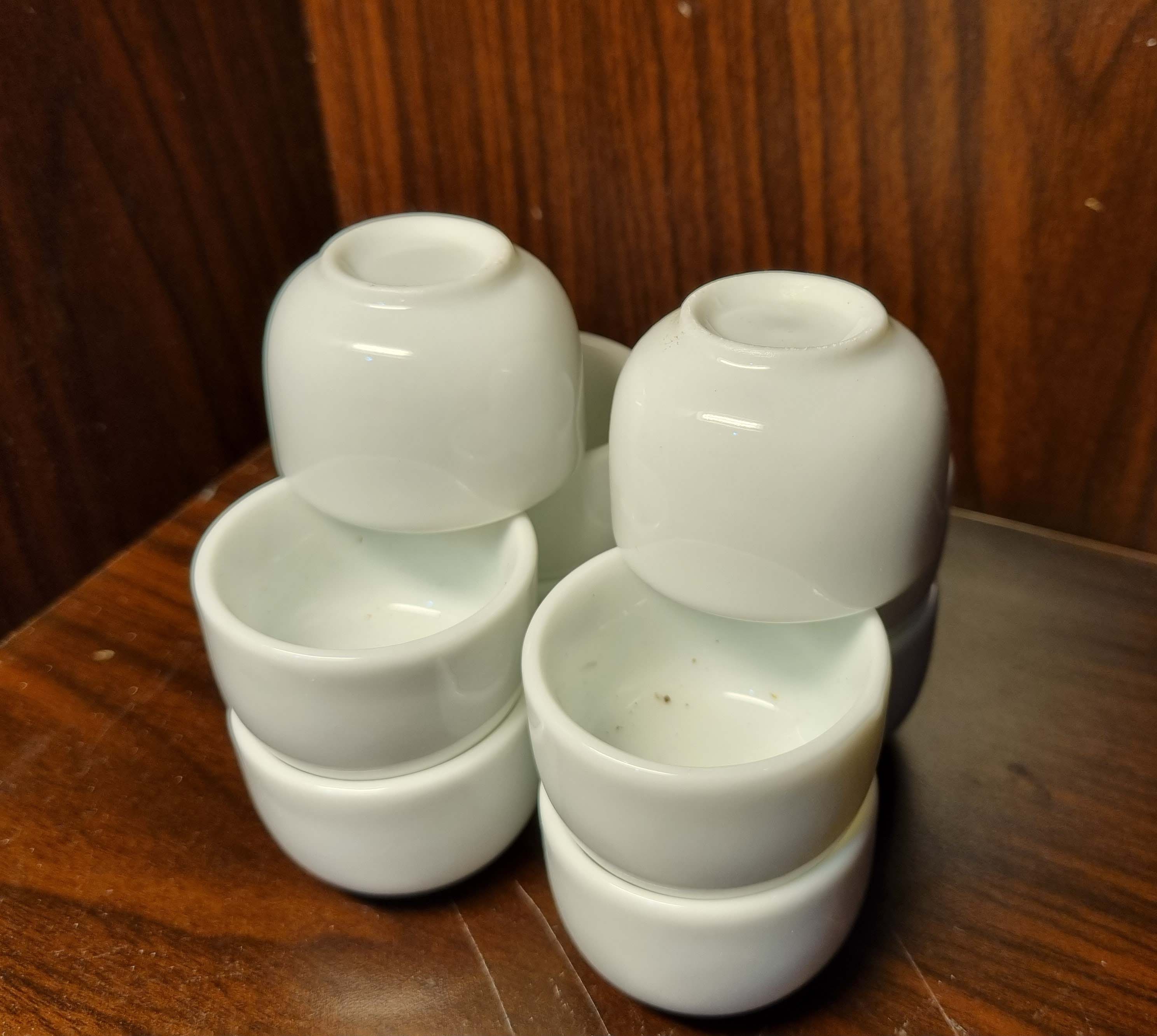 12 chén tửu (ly, tách) nhỏ, (chén/ly mít, mắt trâu), dùng để uống tửu