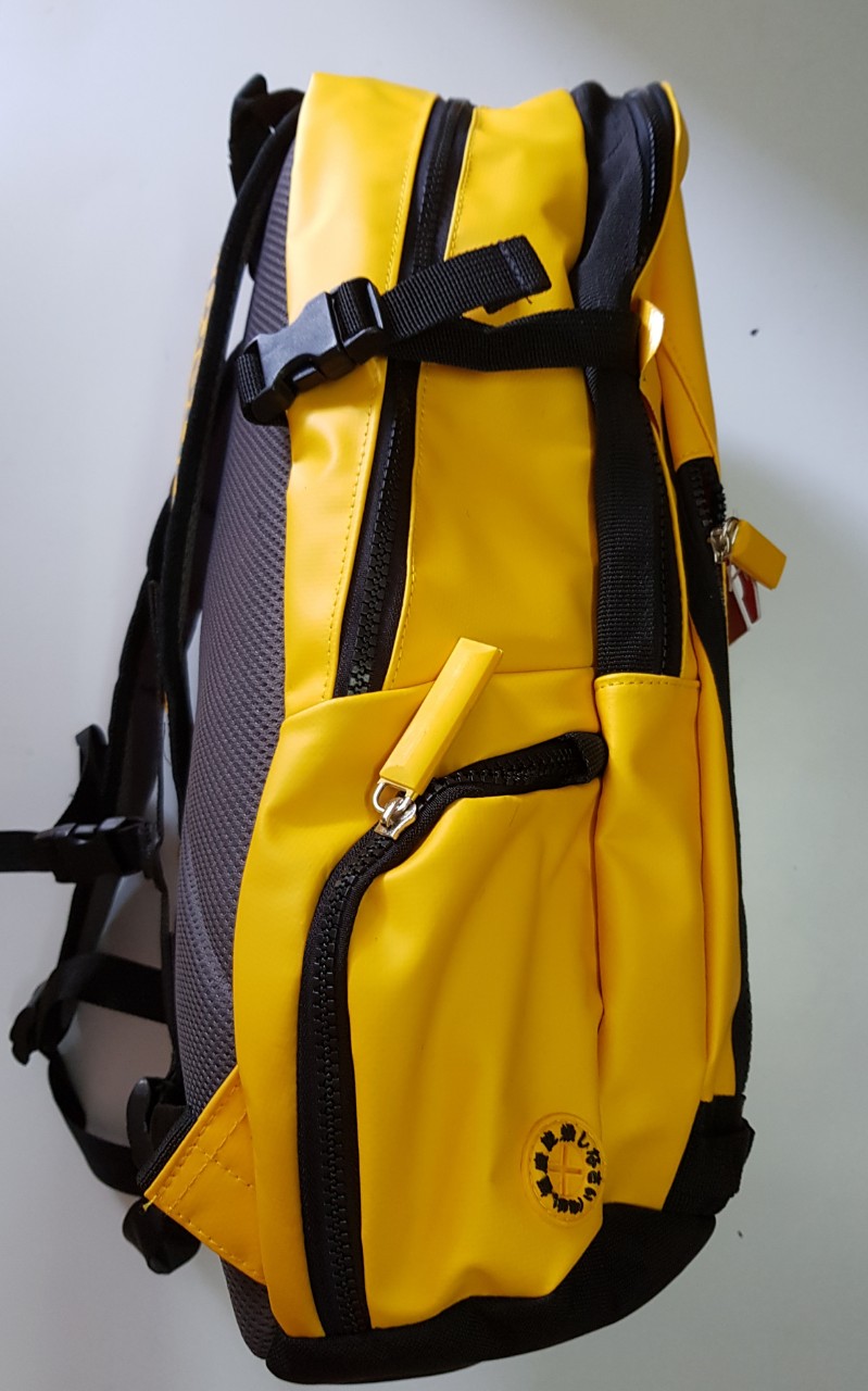 Balo Superdry tiện ích chống nước