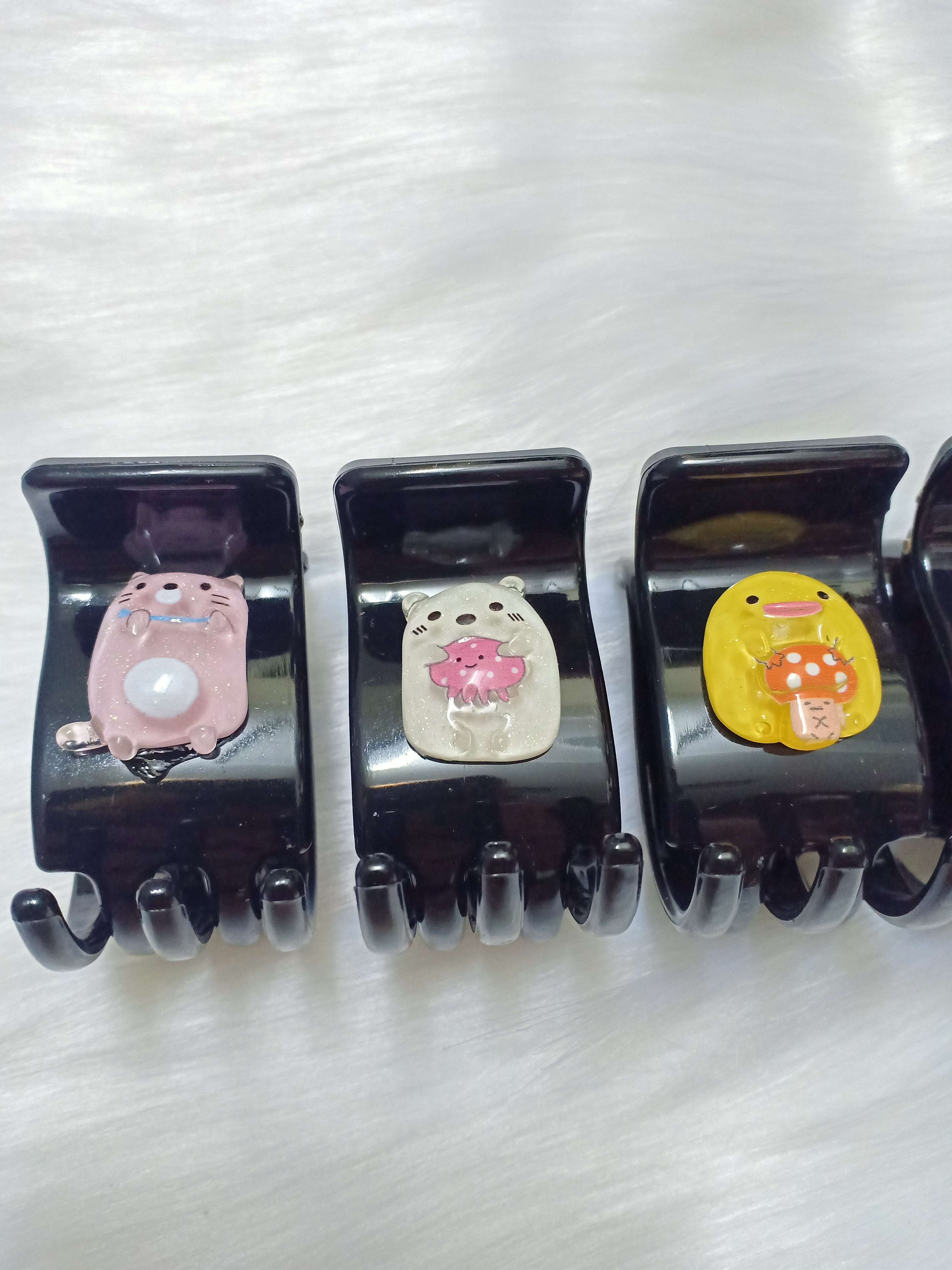 Kẹp Tóc 5 Răng Đen Đính Charm Hình Thú Ngộ Nghĩnh