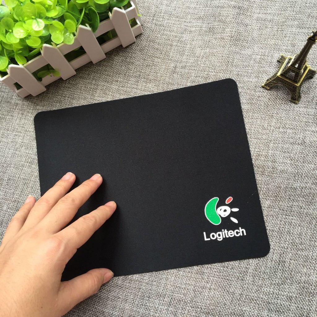 Miếng lót chuột T1 kích thước 25x30cm.