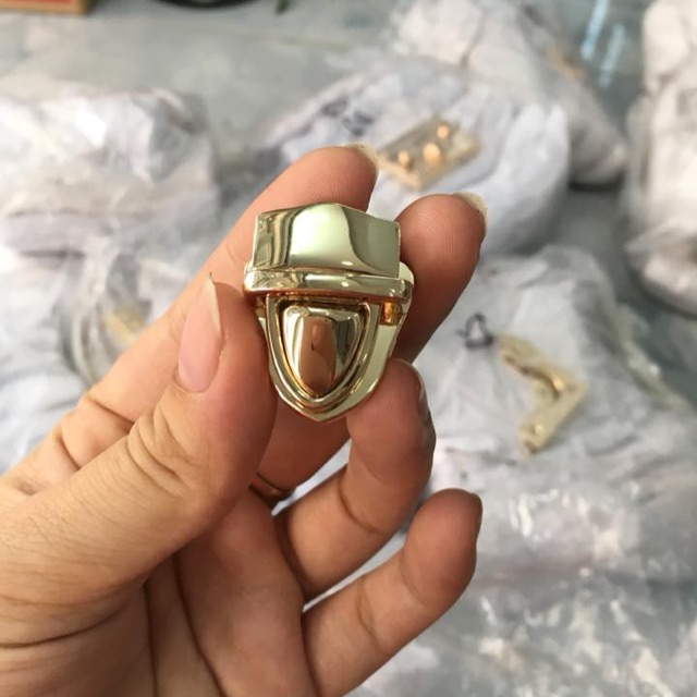 Khóa túi xách sập mỏ vịt mini 30k/cái