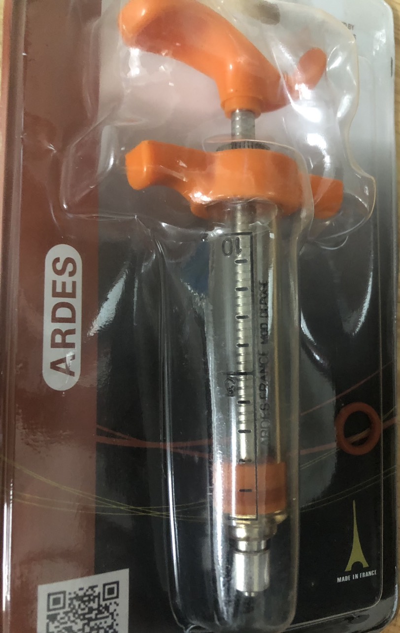 Cylinder Block (syringes) ardes French 20cc veterinary school Vogue