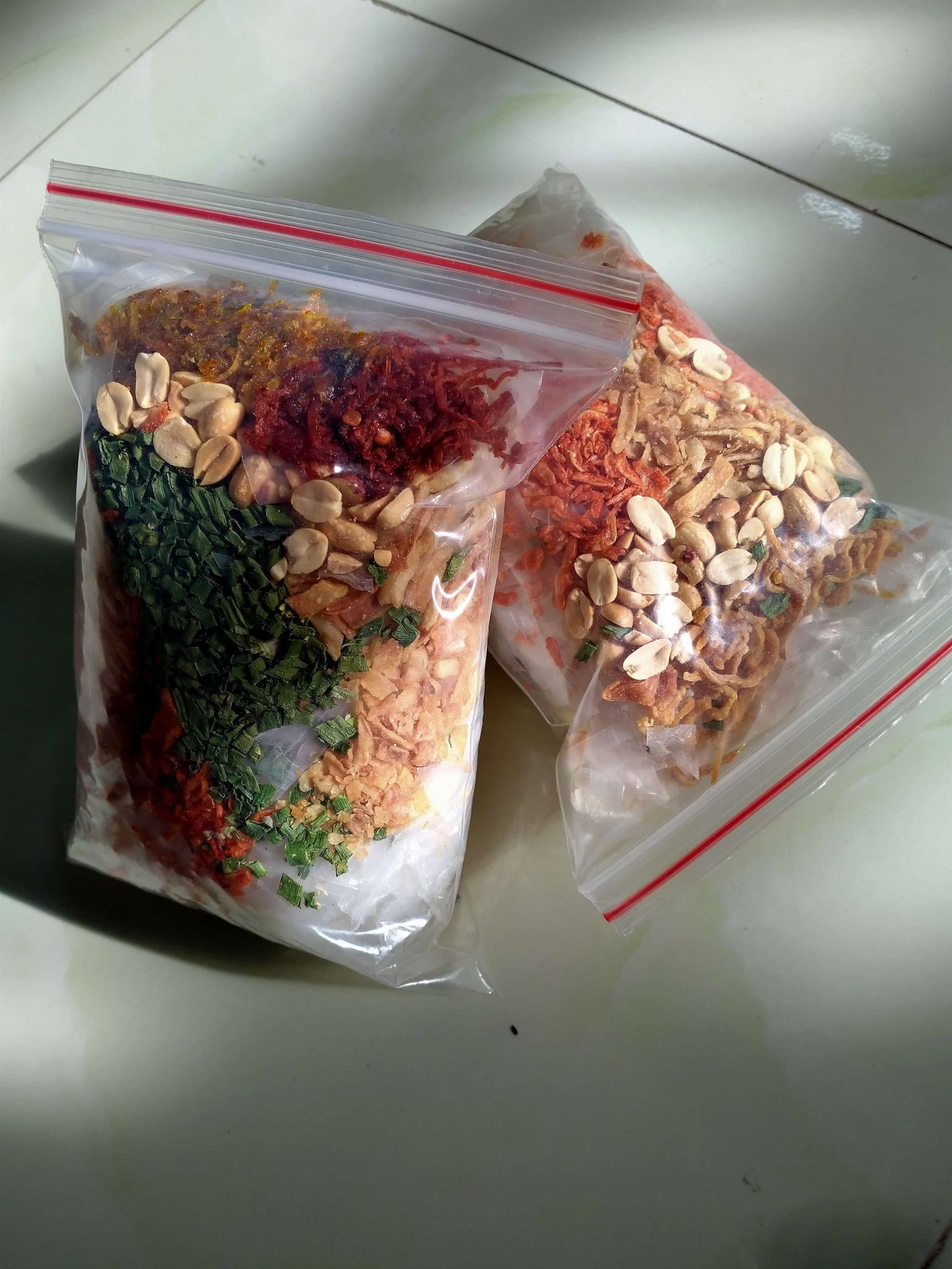 1 hộp bánh tráng trộn