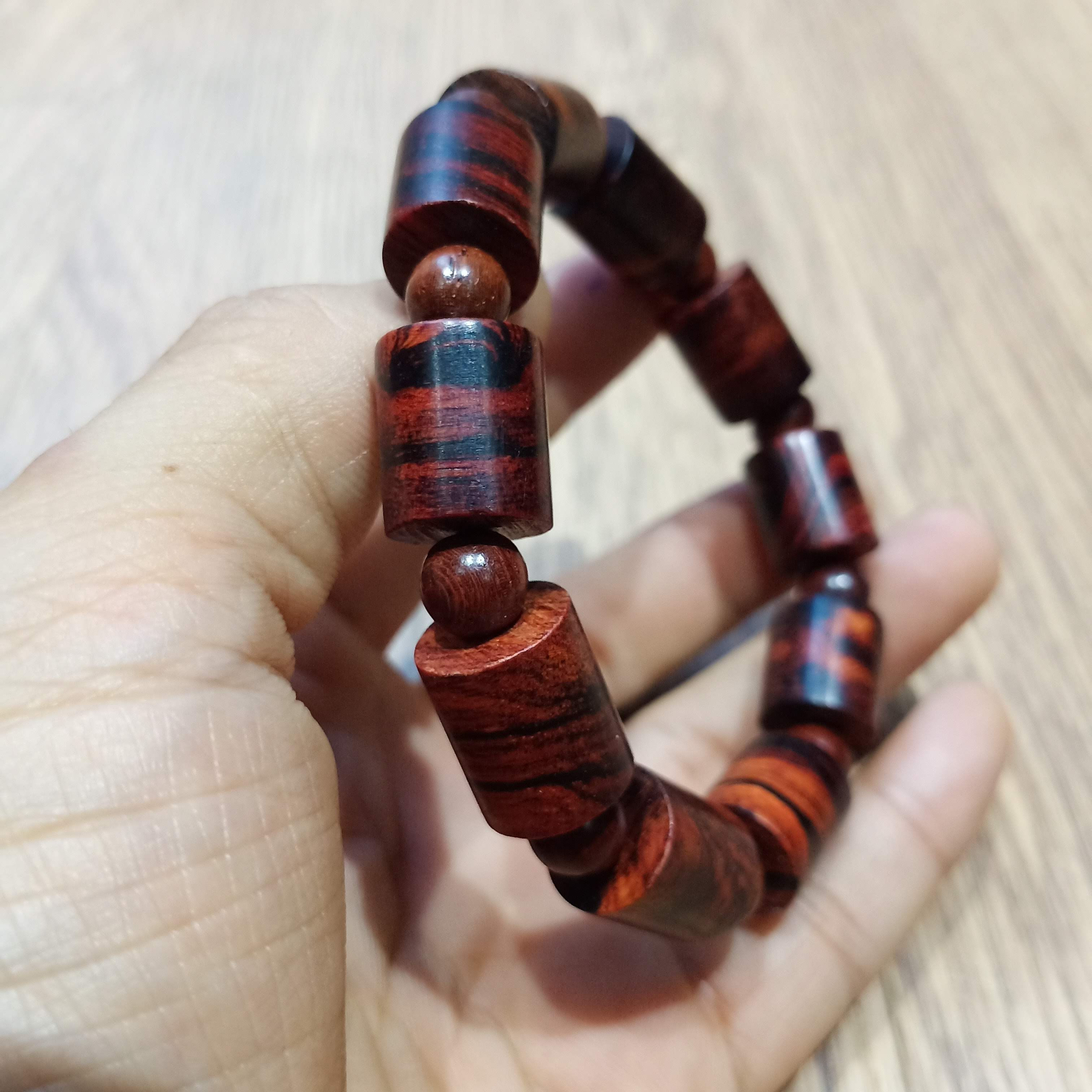 Vòng tay gỗ sưa Lào đốt trúc 12 li