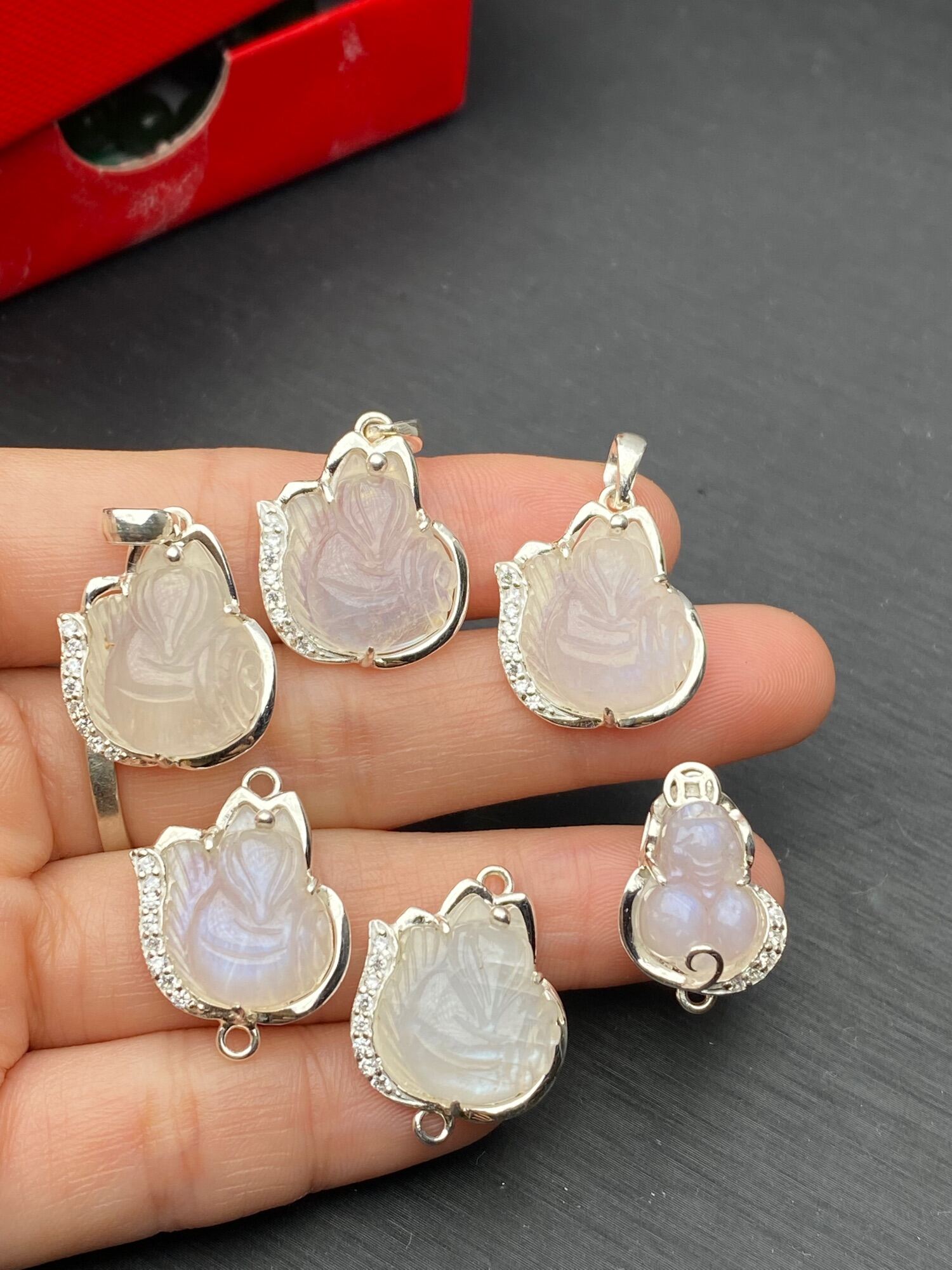 [FreeshipMAX] Mặt dây chuyền hồ ly đá mặt trăng đã bọc bạc / moonstone