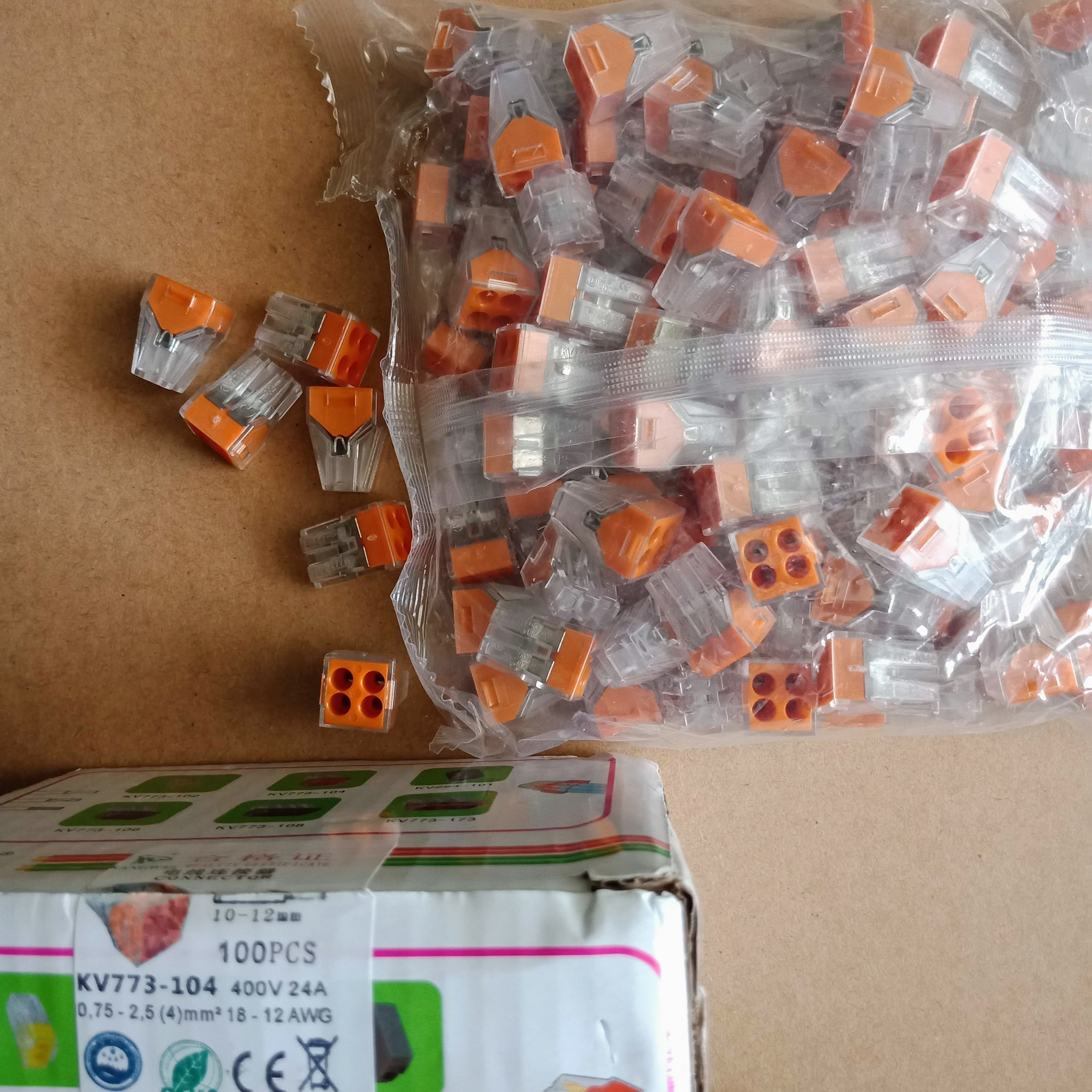 5 Chiếc cút nối nhanh 4 dây điện KV773-104