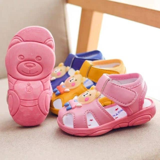 SANDAL CÓ KÈN CHO BÉ GẤU
